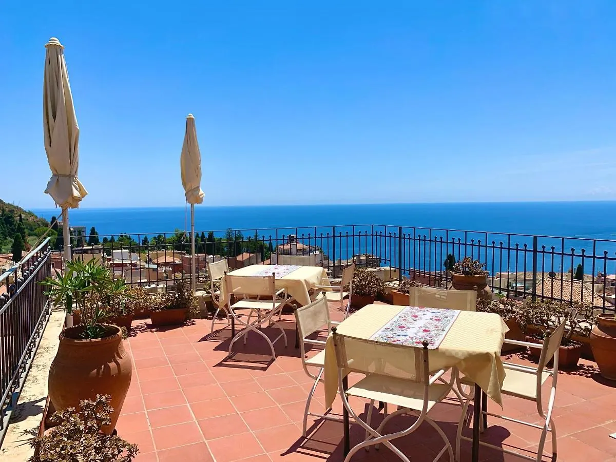 Hotel Isabella Taormina 3*,